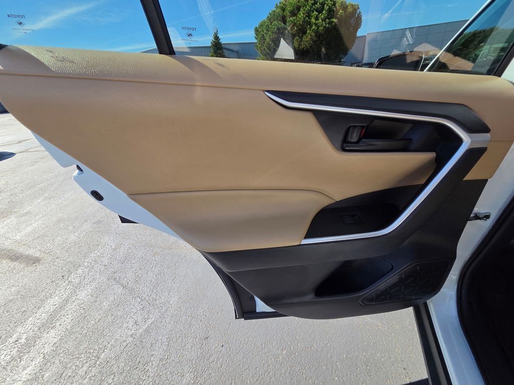 Used 2021 White Toyota LE image 15