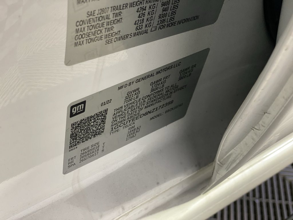 Used 2022 SUMMIT WHITE Chevrolet RST image 20