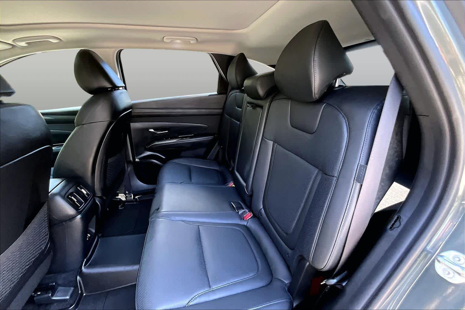 Used 2025 Amazon Gray Hyundai Limited image 21