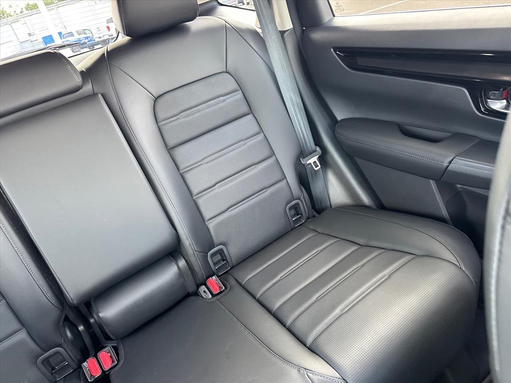 Used 2025 Solar Silver Metallic Honda EX-L image 18