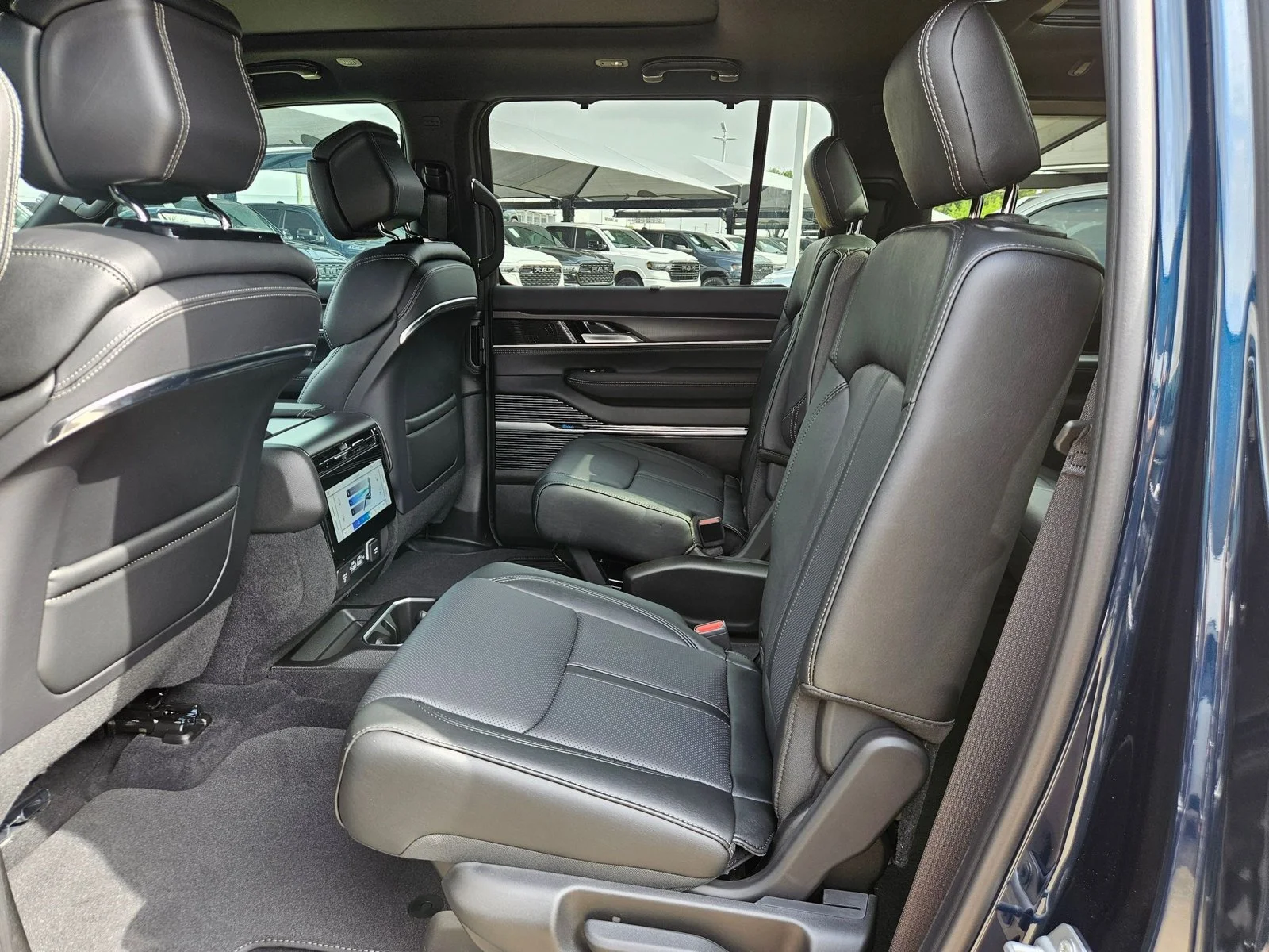 New 2026 Fathom Blue Pearlcoat Jeep Summit Obsidian image 11