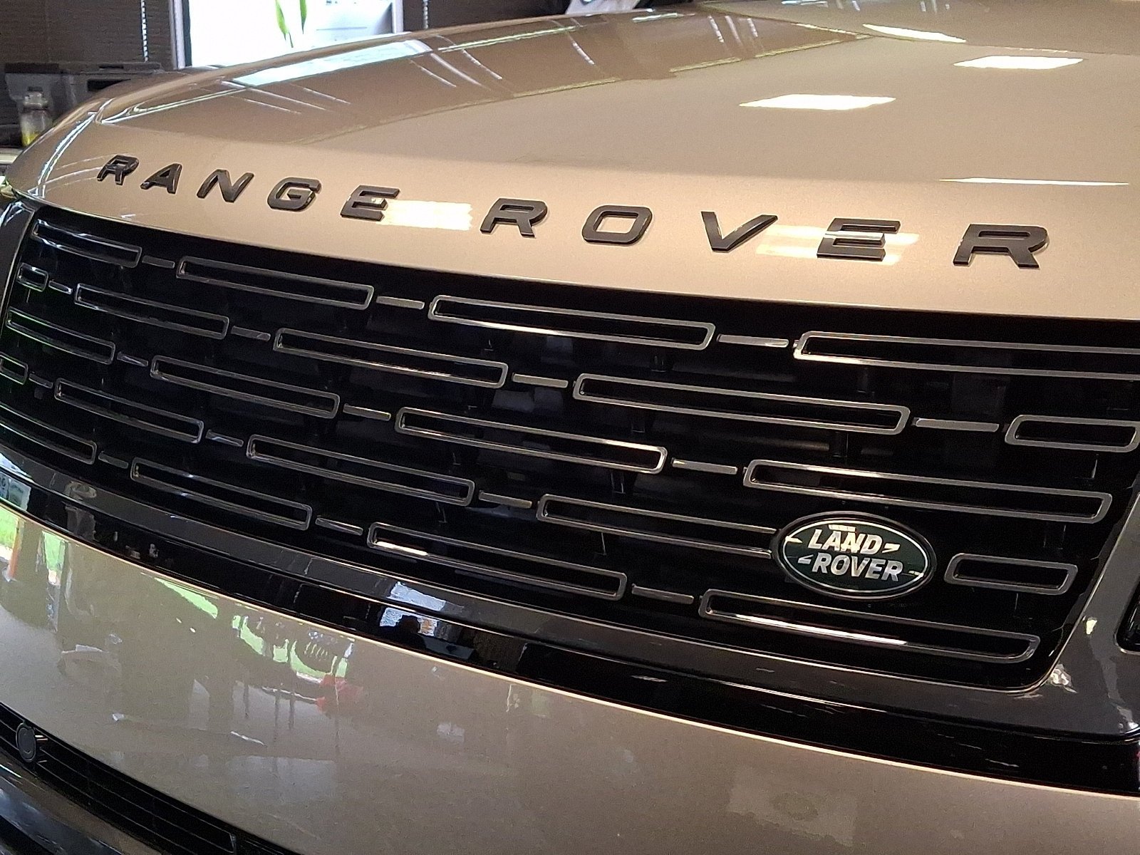 New 2026 Batumi Gold LAND ROVER SE 7 Seats image 16