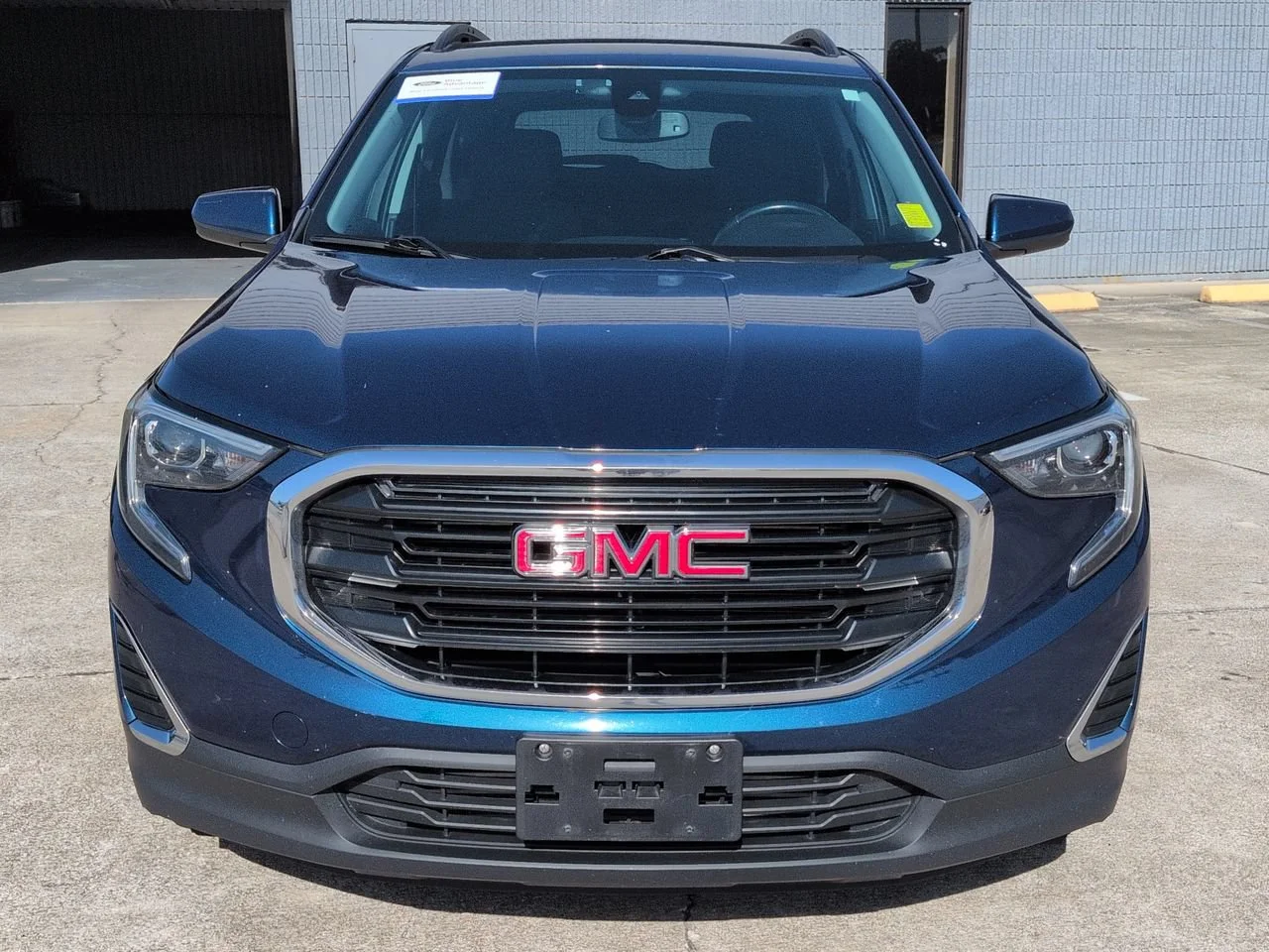 Used 2020 Blue Emerald Metallic GMC SLE image 9