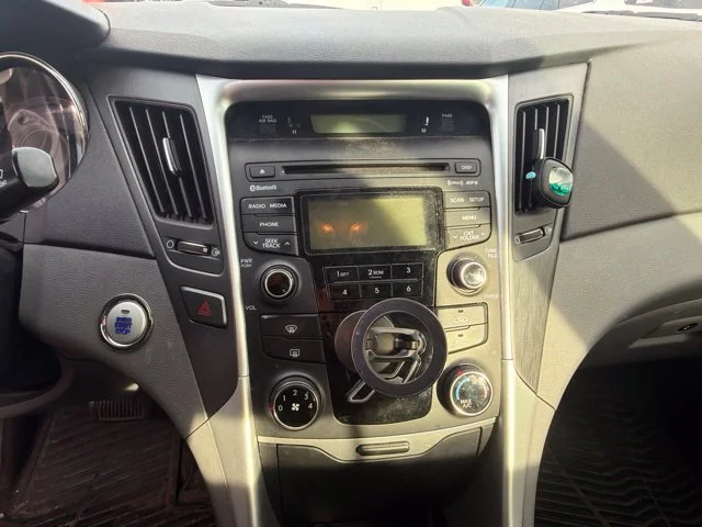 Used 2013 Gray Hyundai SE image 7
