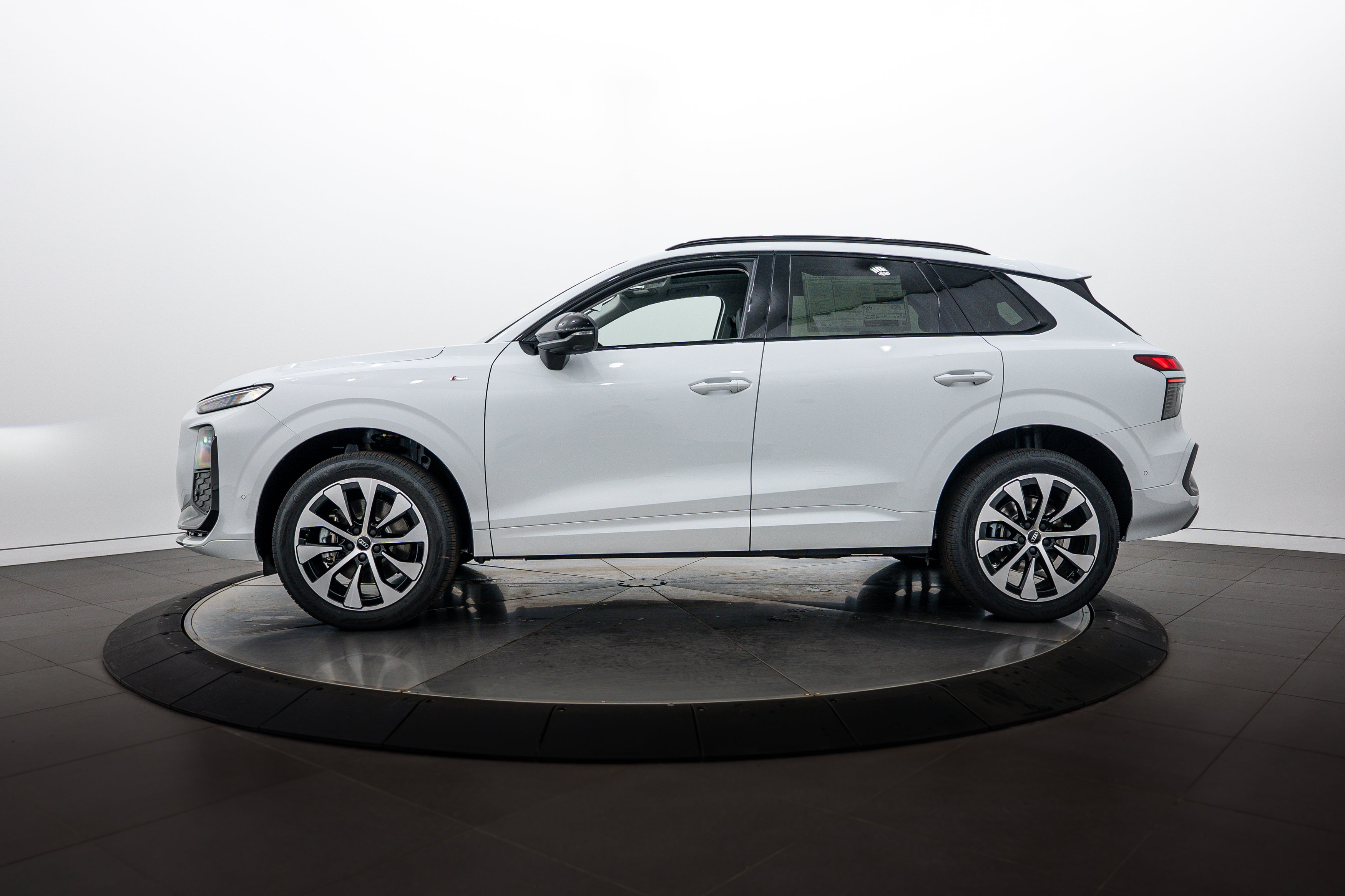 New 2026 Glacier White Audi S line image 7