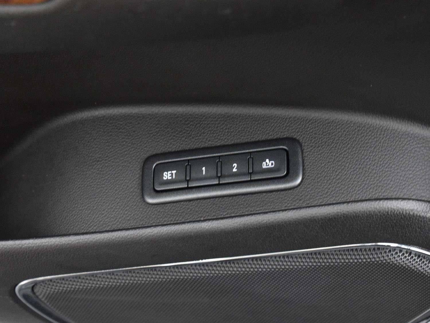 Used 2018 Black Chevrolet Premier image 13