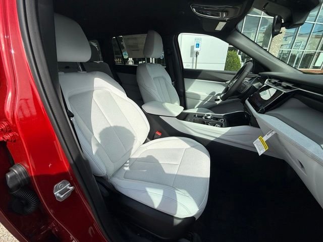New 2026 Red Hot Pearl-Coat Exterior Paint Jeep Laredo image 28