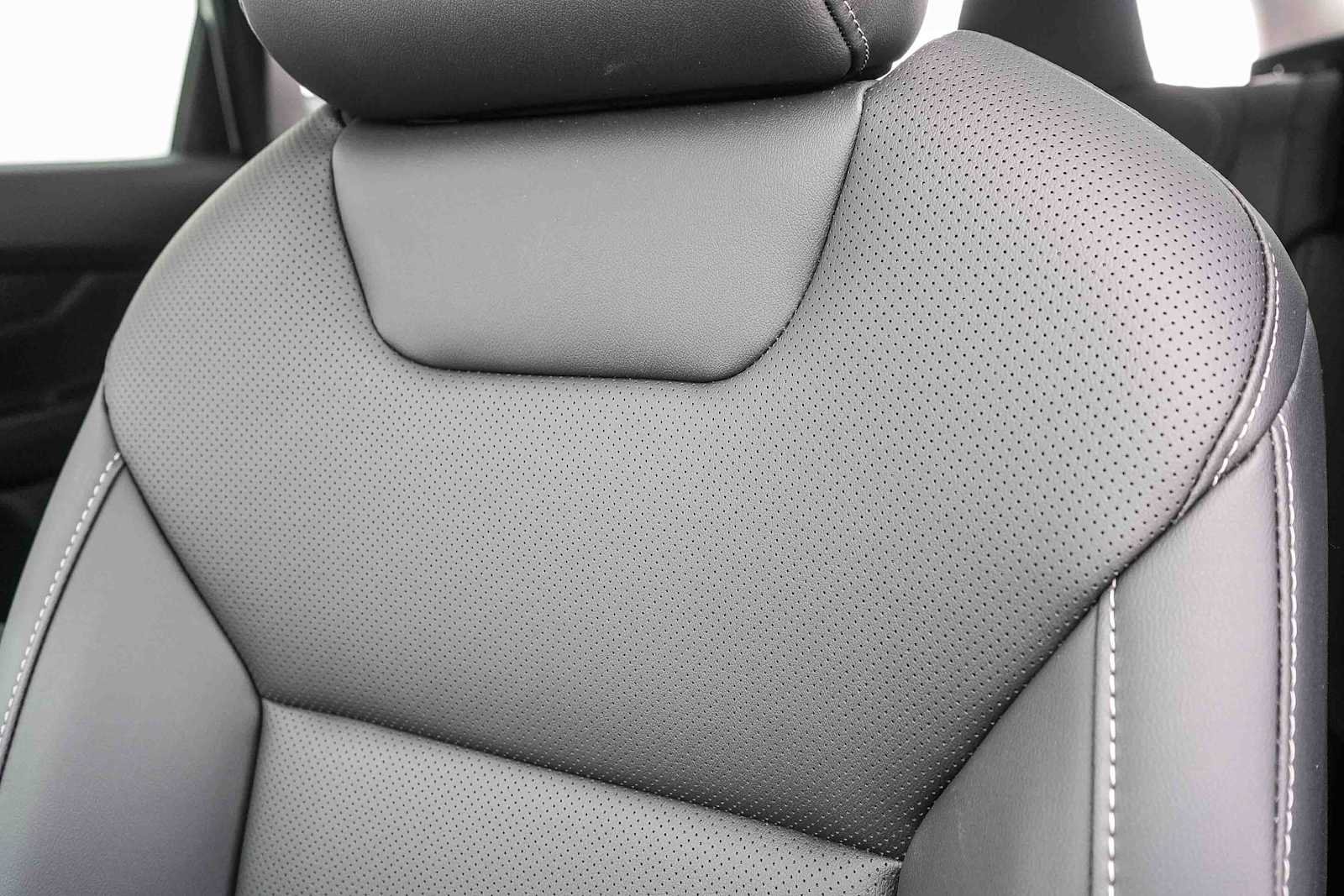 New 2026 Everest White Pearl TriCoat Nissan SL image 26