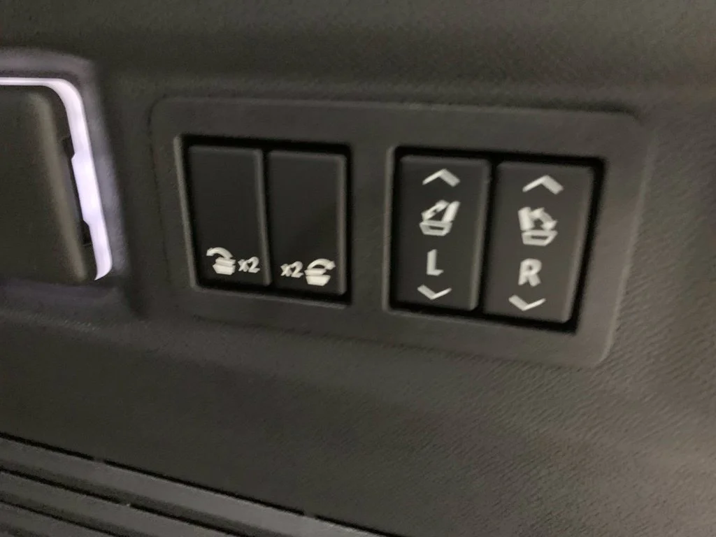 Used 2026 Summit White Chevrolet RST image 30