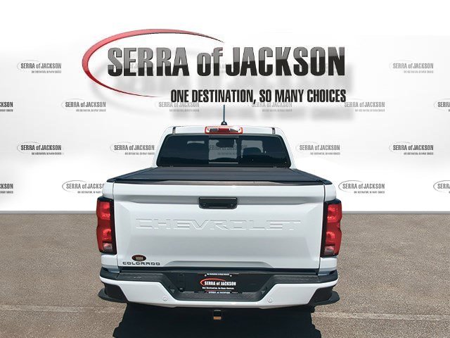 Used 2026 Summit White Chevrolet LT image 8