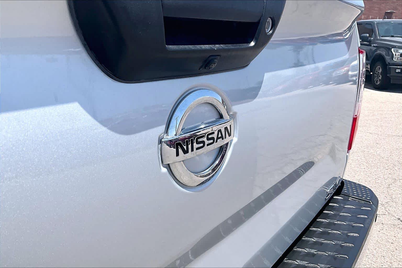 Used 2018 Brilliant Silver Nissan SV image 30