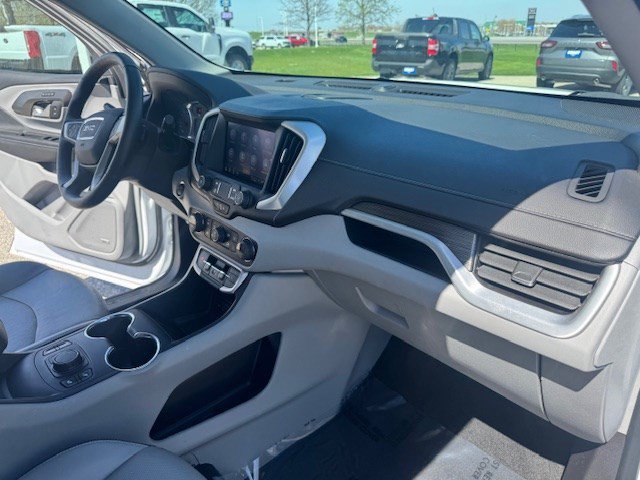 Used 2024 White Frost Tri-Coat GMC SLT image 37