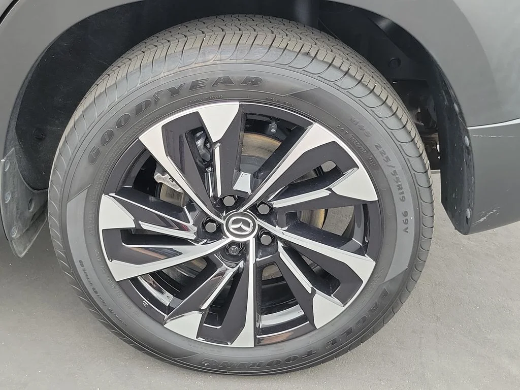 Certified Used 2025 Machine Gray Mazda Premium Plus image 31