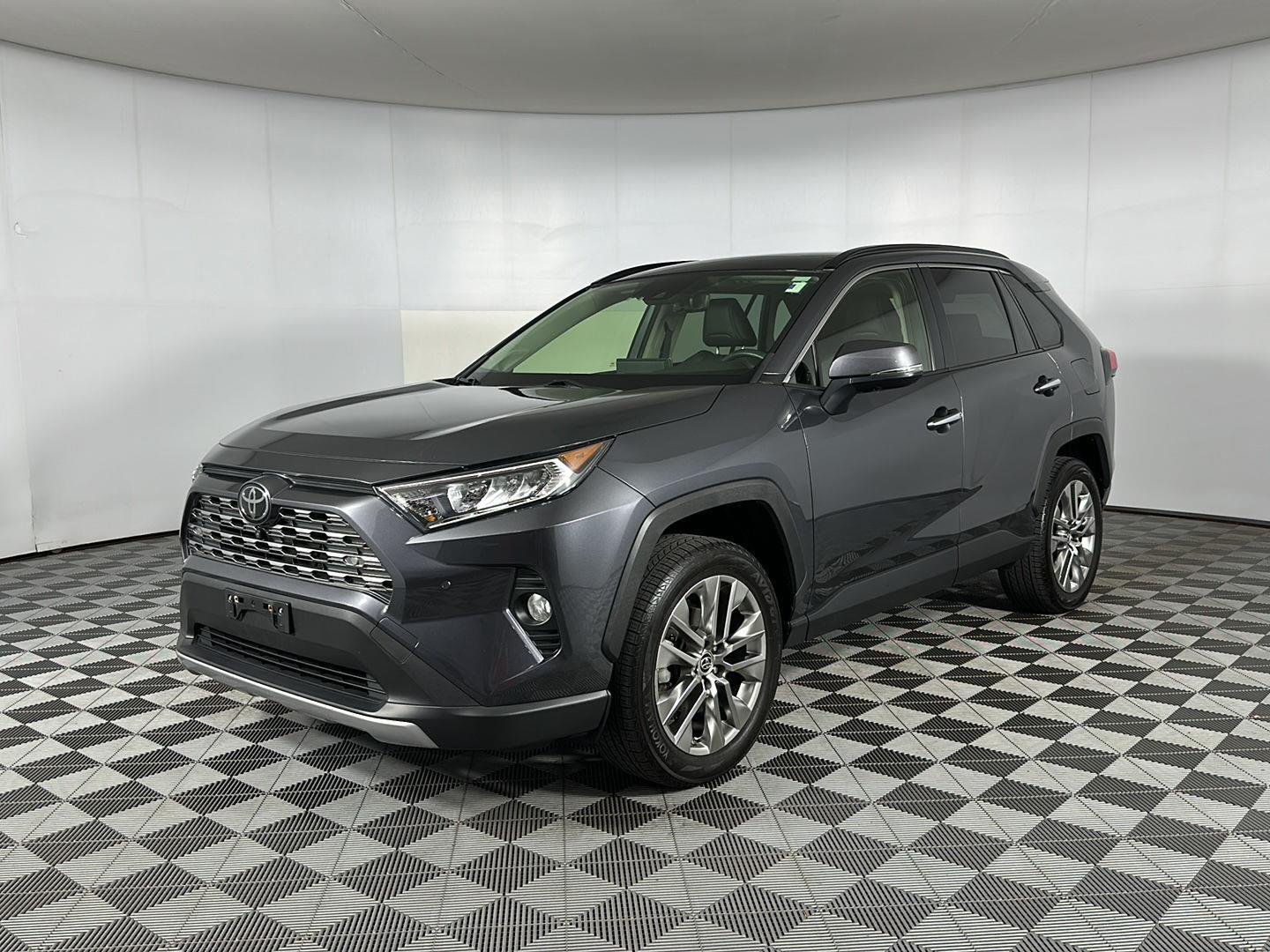 Used 2019 Magnetic Gray Metallic Toyota Limited image 3