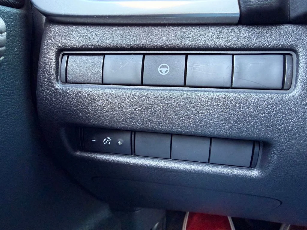 Used 2021 White Nissan SV image 41