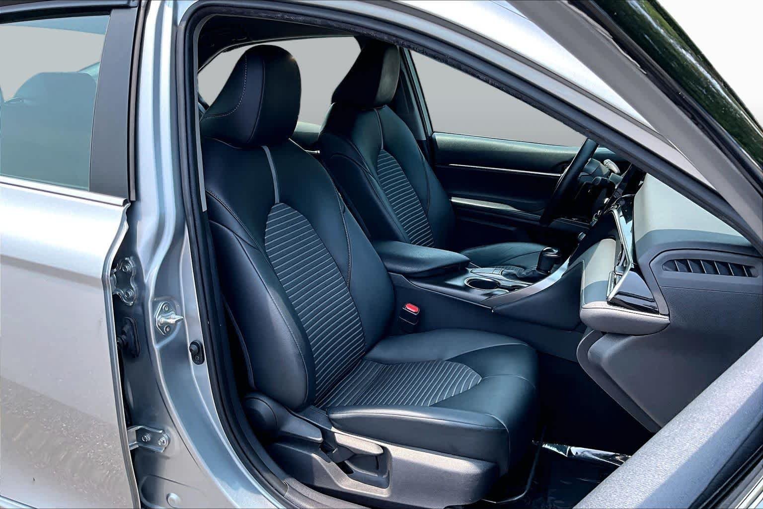 Used 2022 Celestial Silver Metallic Toyota SE image 9