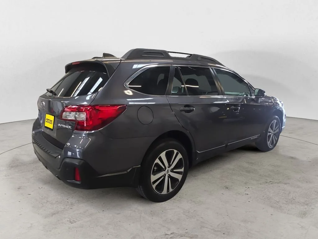 Used 2018 Gray Subaru 2.5i image 5