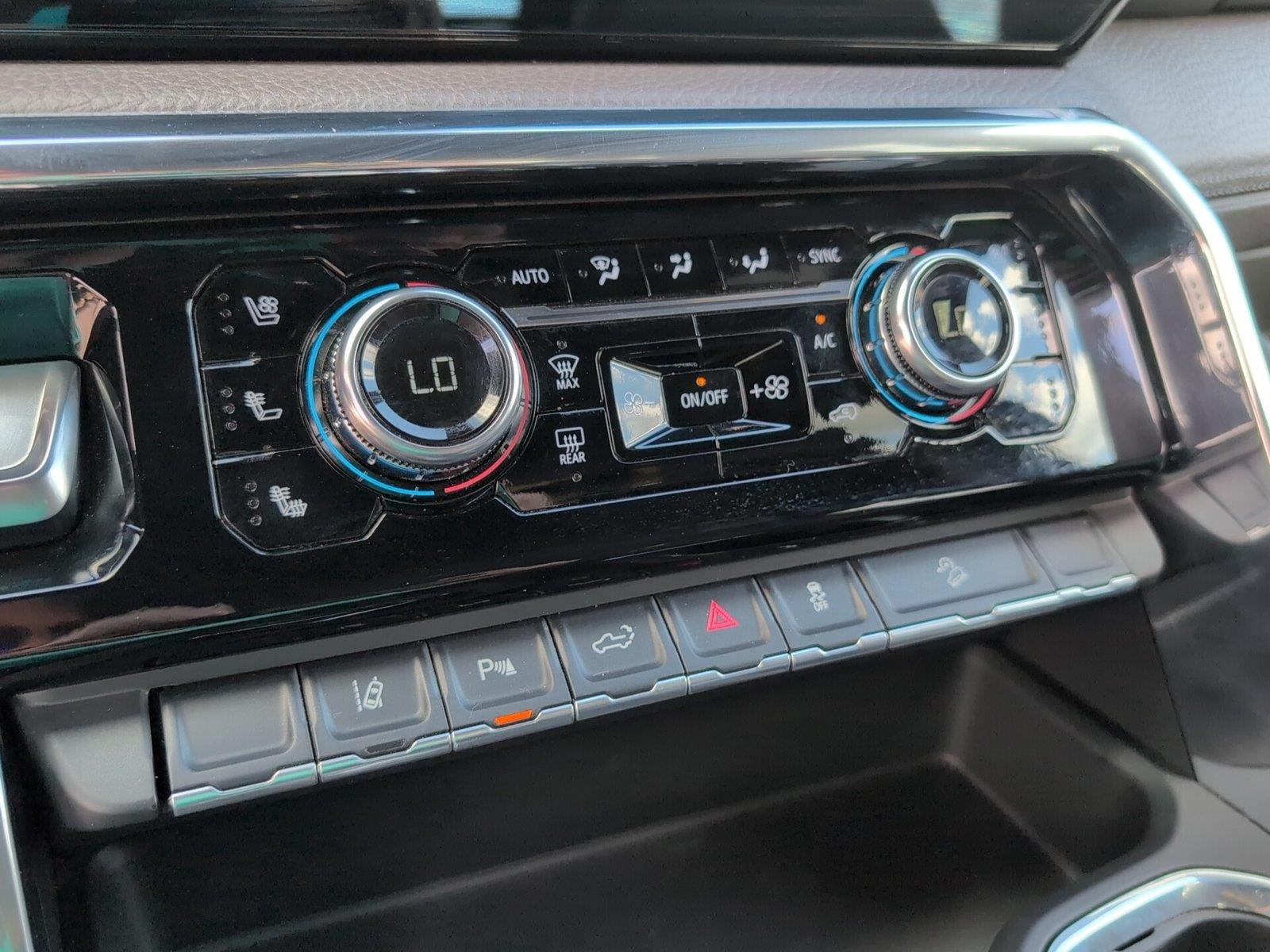 Used 2025 Sterling Metallic GMC Denali image 19
