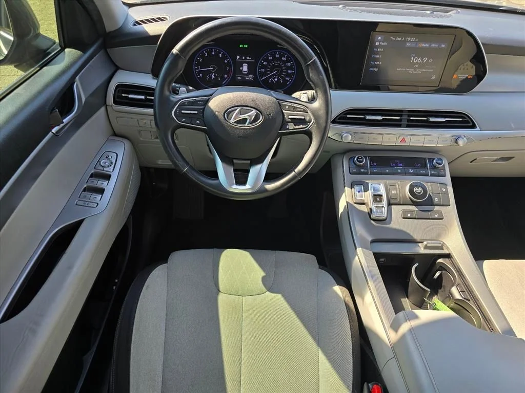 Used 2021 Gray Hyundai SEL image 3