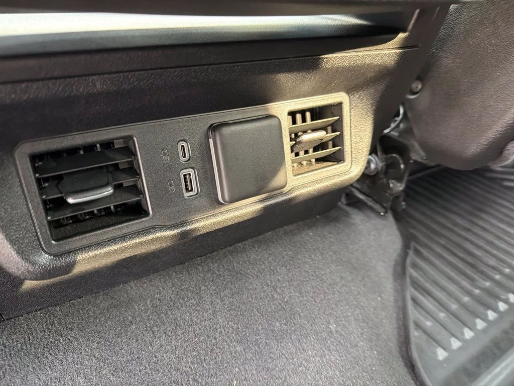 Used 2024 Summit White Chevrolet LT image 32