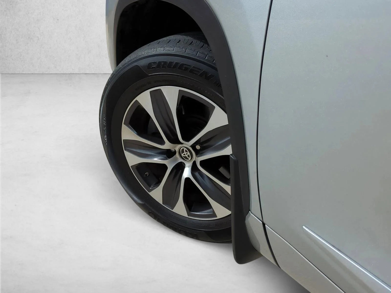 Used 2020 Celestial Silver Metallic Toyota XLE image 8