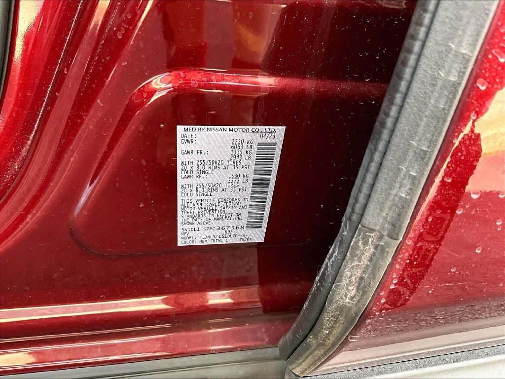 Used 2023 Red INFINITI LUXE image 9