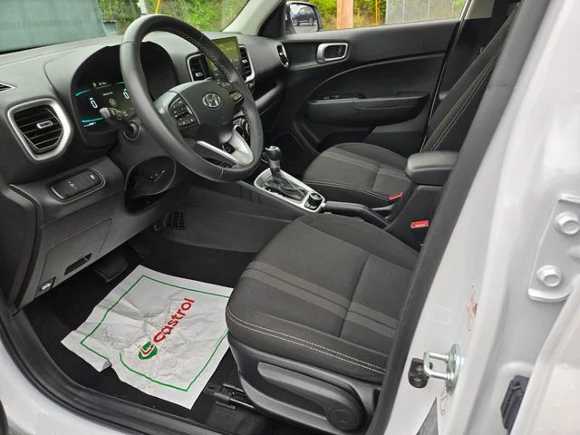 Used 2025 White Hyundai SEL image 11