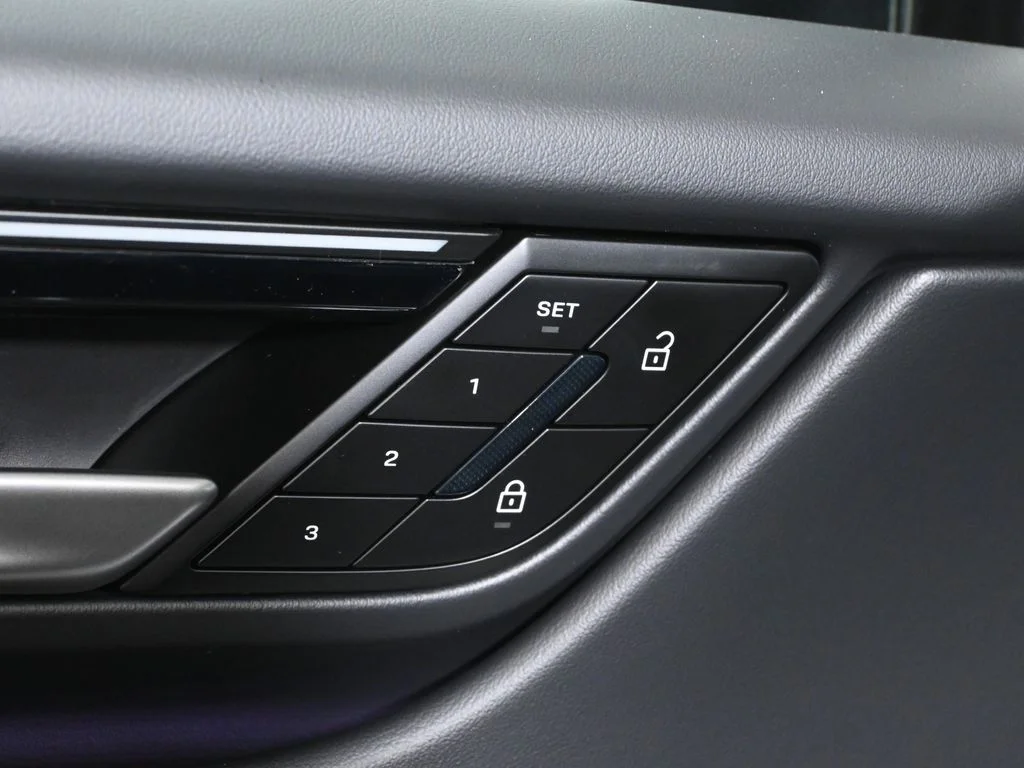 2026 Porsche Macan Base - Photo 32