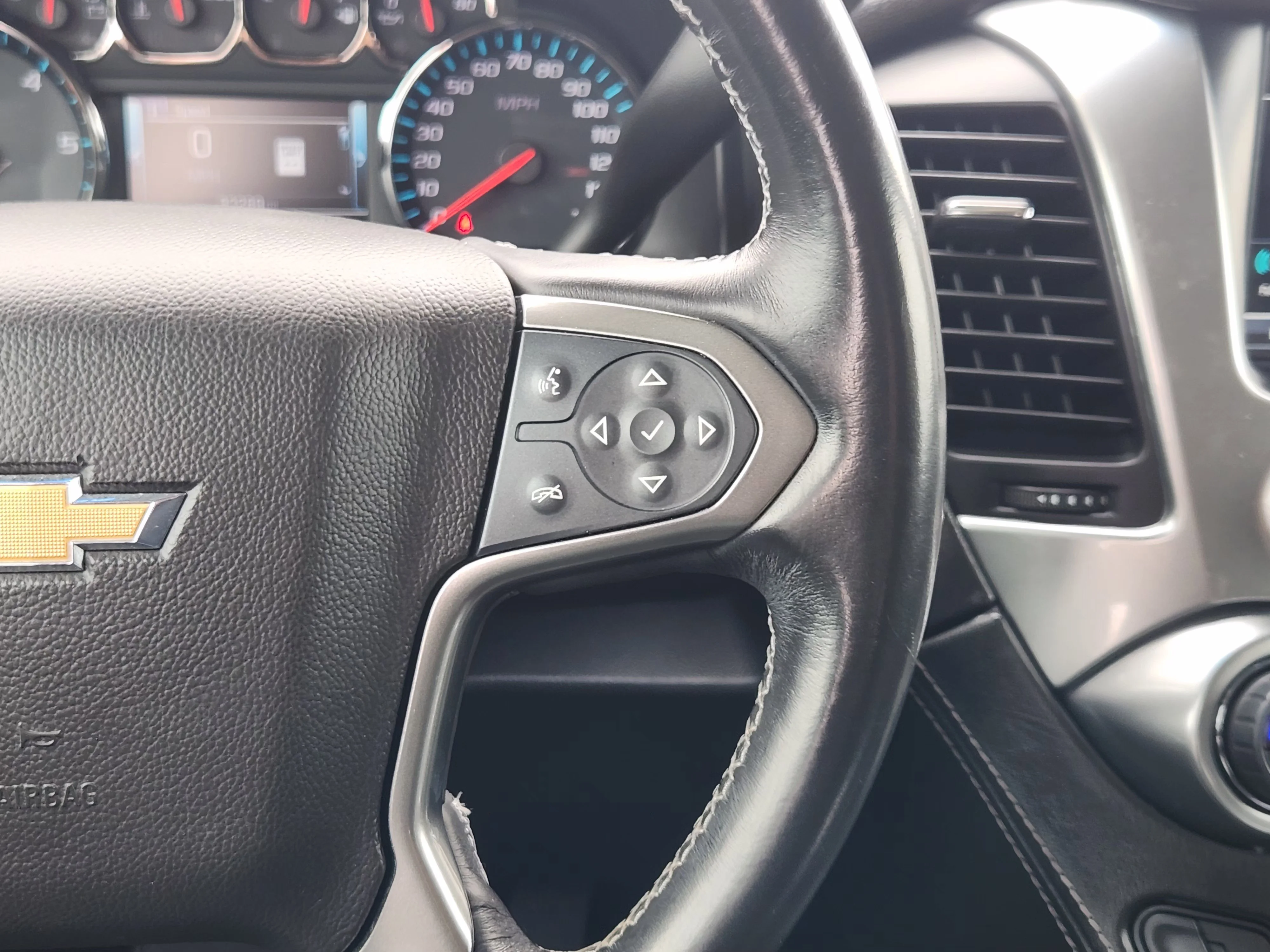 Used 2018 Silver Ice Metallic Chevrolet LT image 27