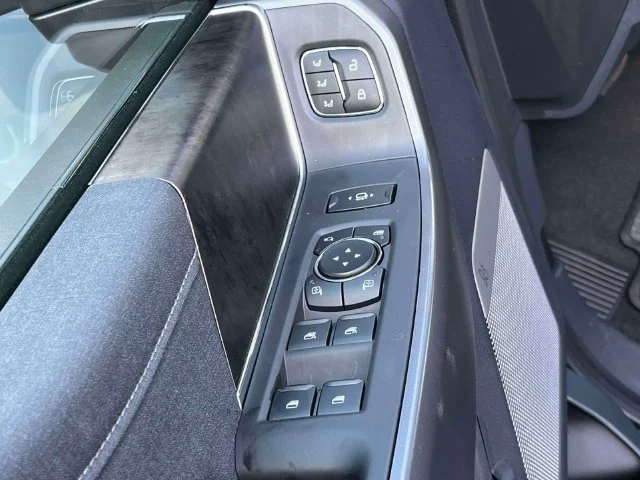 New 2027 Glacier Gray Metallic Tri-Coat Ford F-250® Lariat® image 19