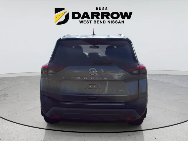 Used 2021 Gray Nissan SL image 4