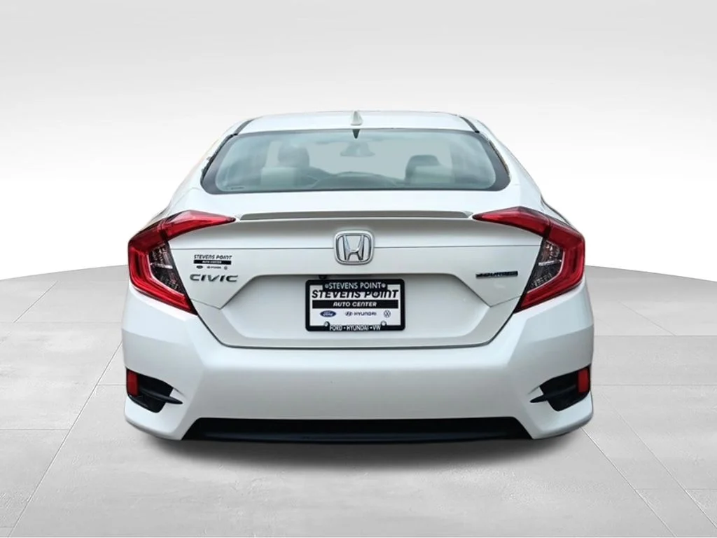 Used 2017 White Honda Touring image 5