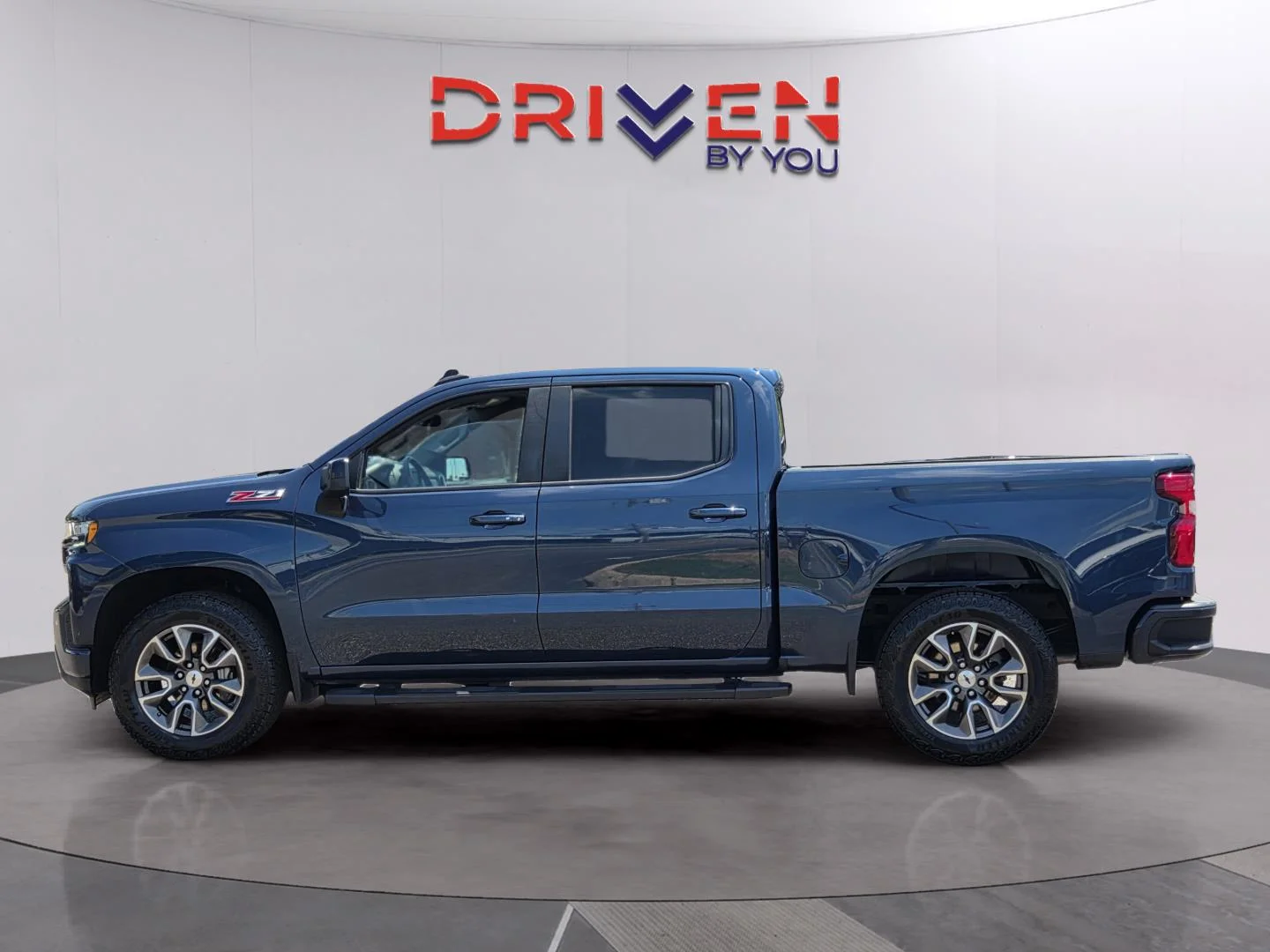 Used 2022 Northsky Blue Metallic Chevrolet RST image 2