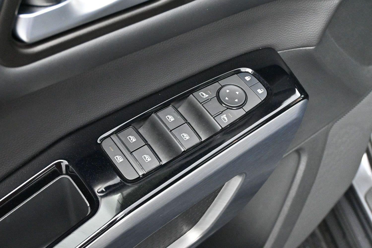 Used 2025 Gun Metallic Nissan SL image 10