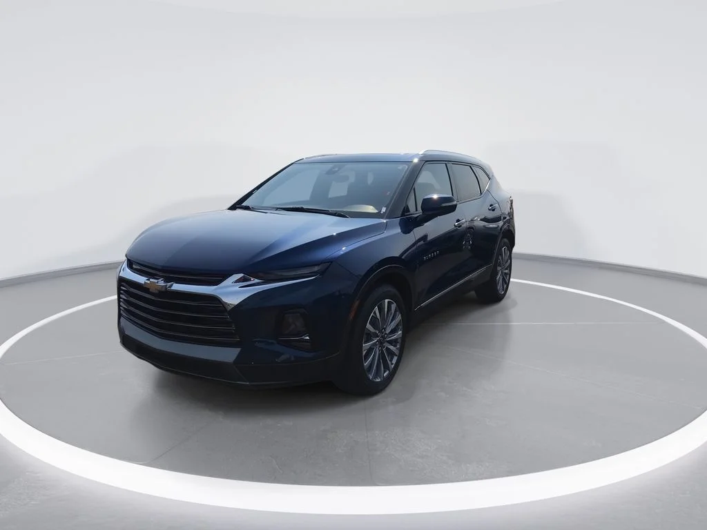 Used 2022 Blue Chevrolet Premier image 4