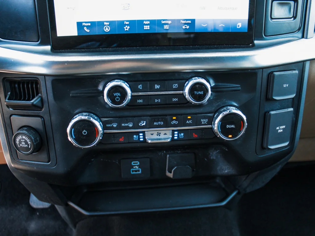 Used 2022 Oxford White Ford LARIAT image 21