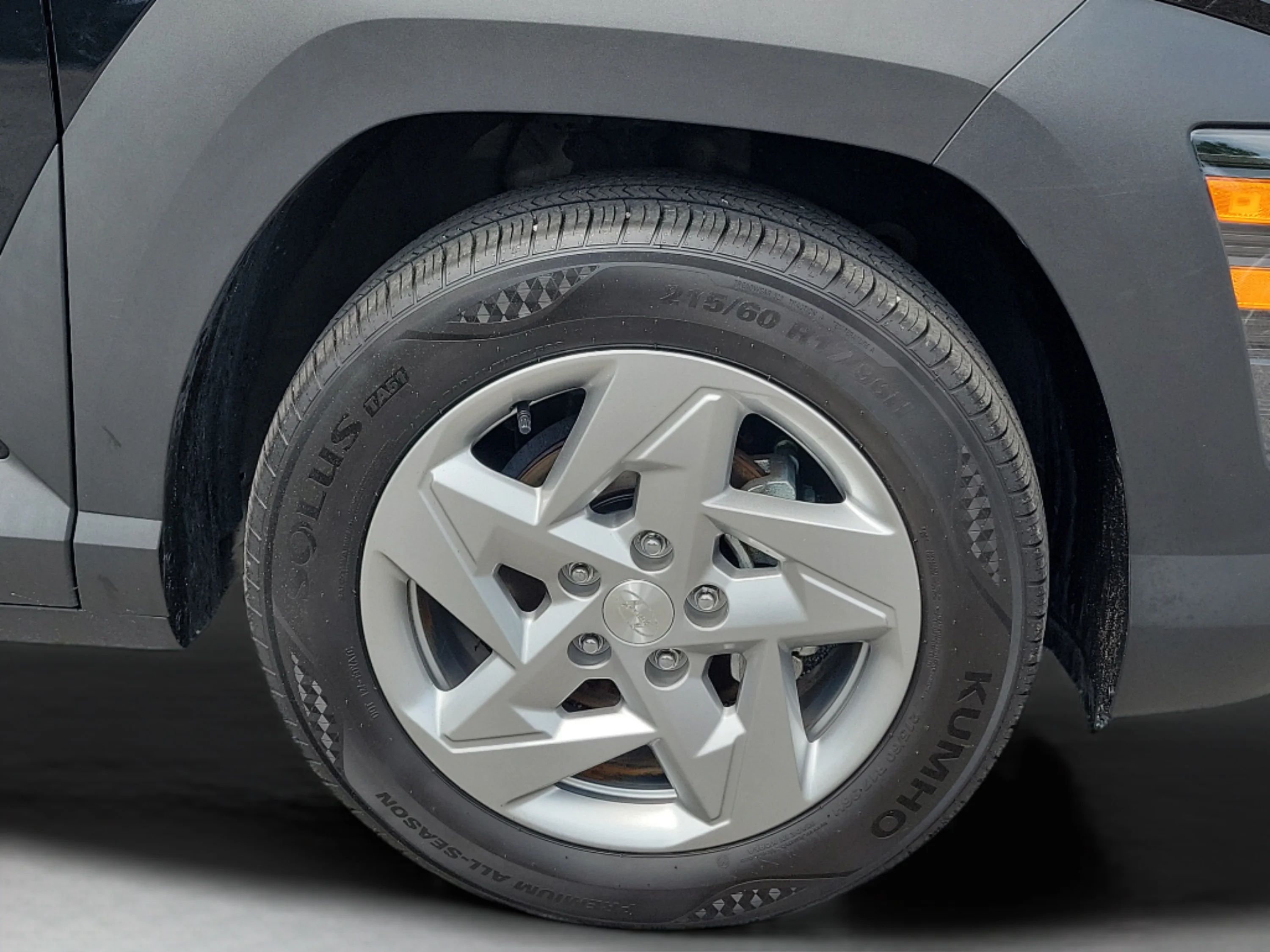 Used 2025 Abyss Black Pearl Hyundai SE image 31