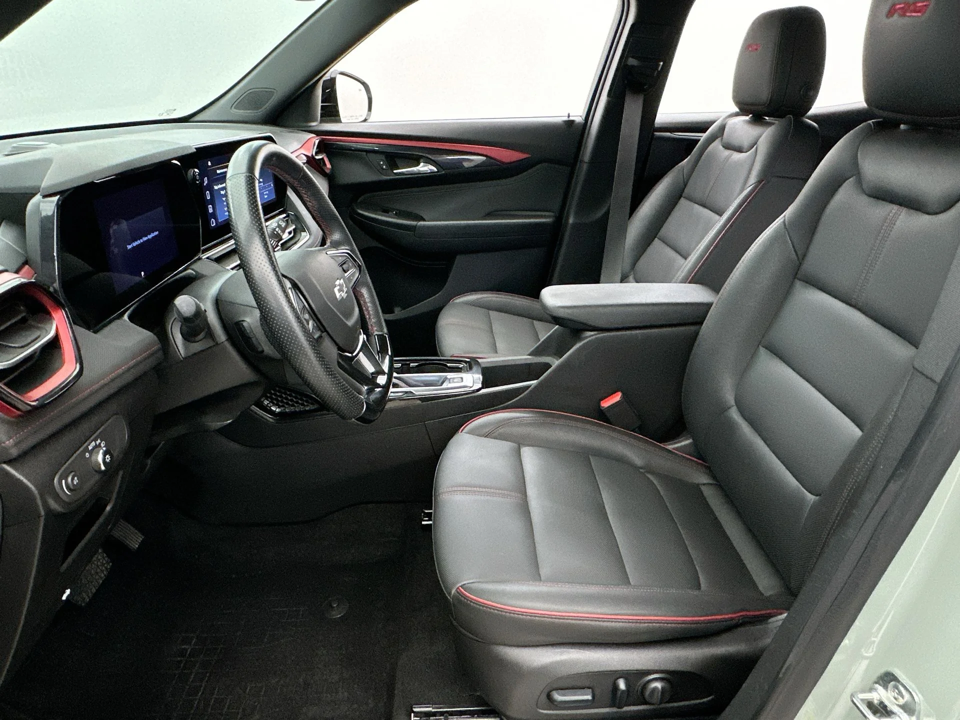 Used 2024 Green Chevrolet RS image 9