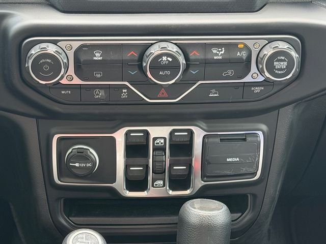 Used 2023 Blue Jeep Sport image 18