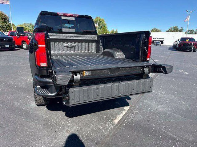 New 2026 Black Chevrolet High Country image 19