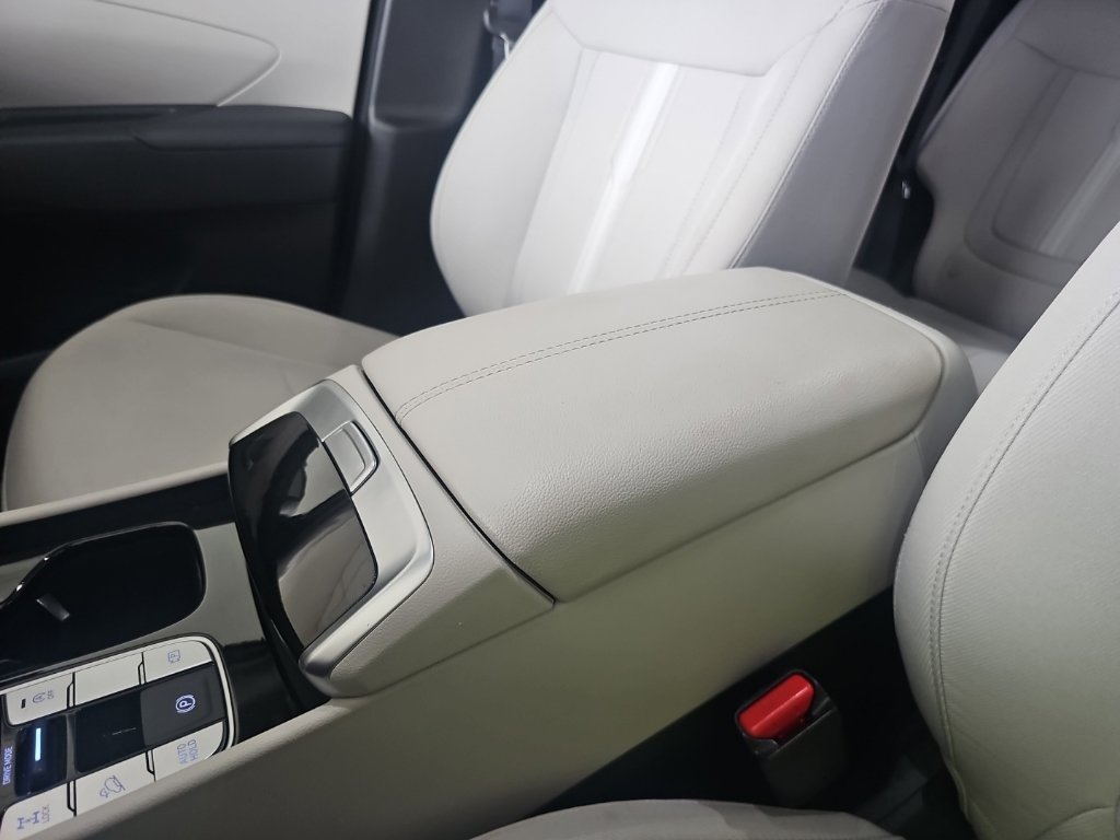 Certified Used 2026 White Hyundai SEL image 22