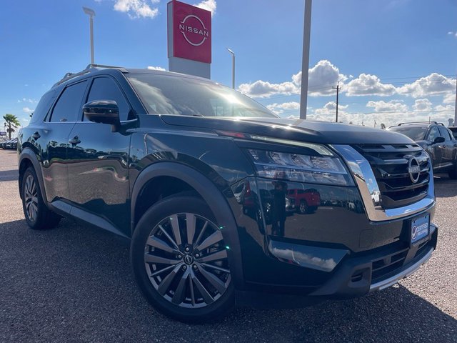 2024 Nissan Pathfinder SL