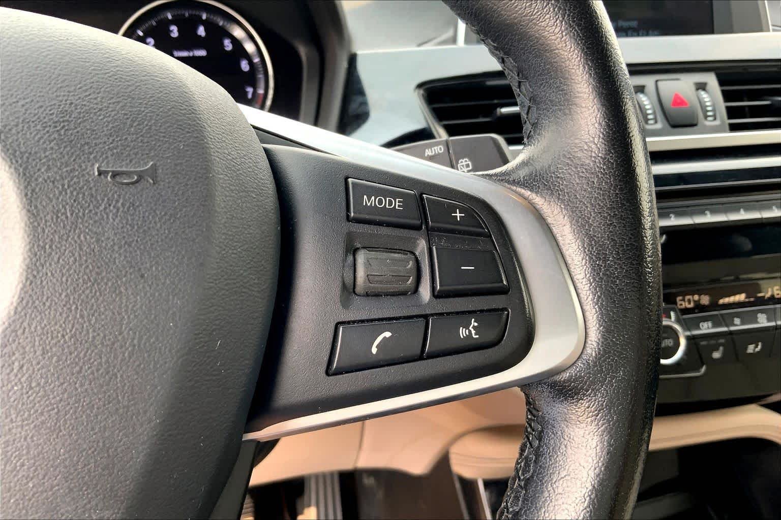 Used 2018 Alpine White BMW sDrive28i image 25