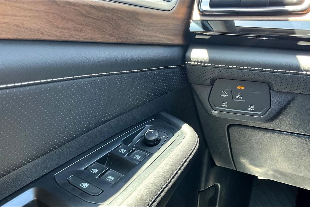 New 2026 Black Volkswagen 2.0T SE image 16