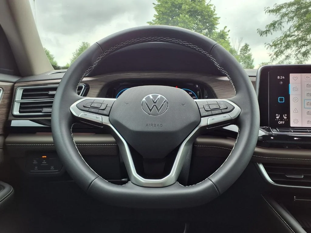 New 2026 Avocado Green Pearl Volkswagen 2.0T SEL image 14
