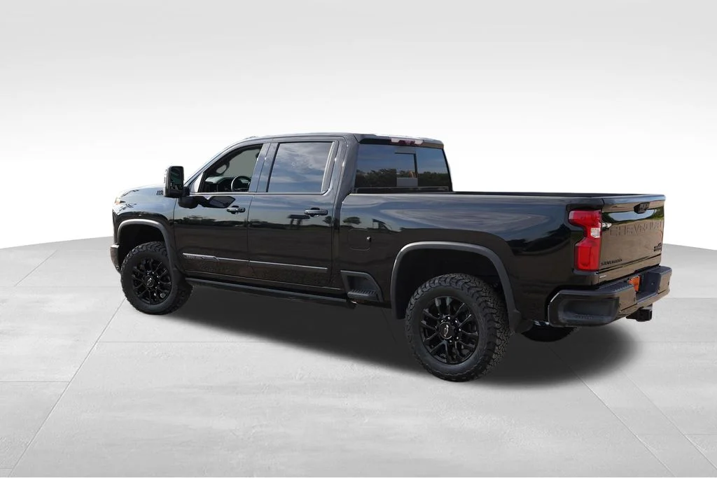 Used 2024 Black Chevrolet High Country image 8