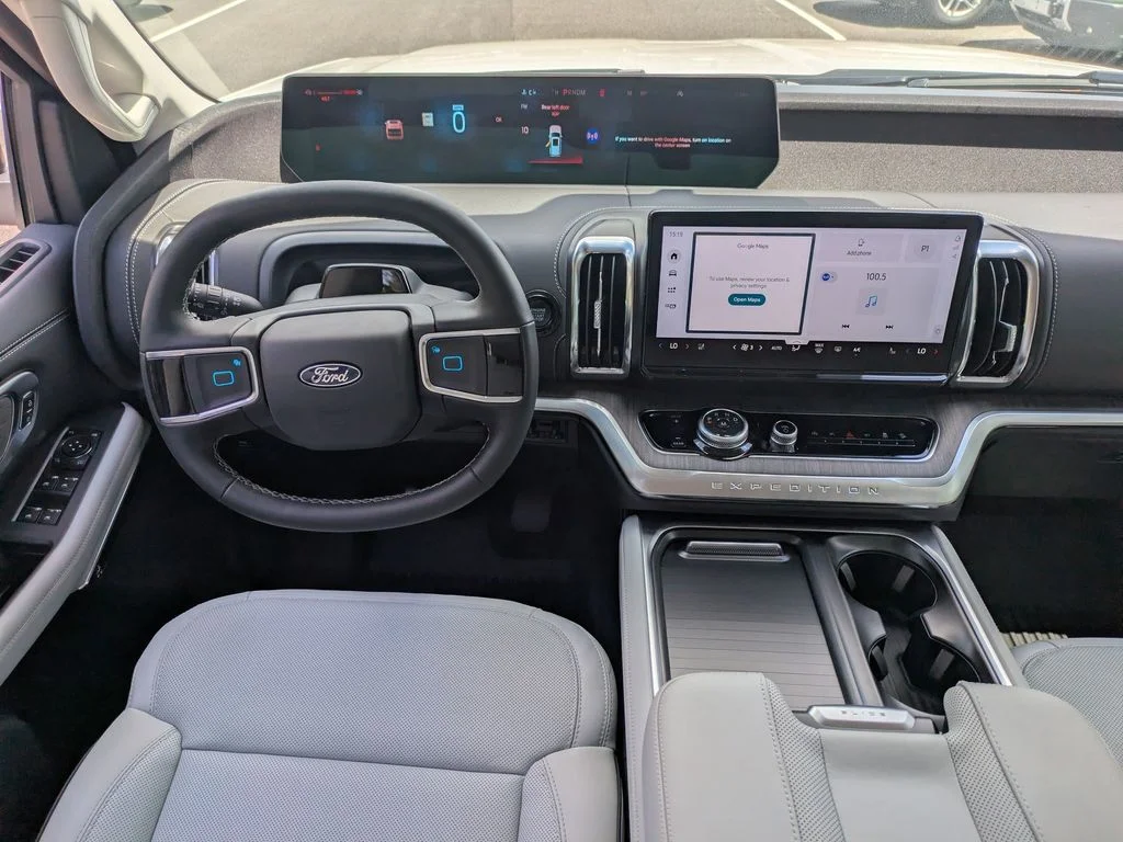 New 2026 Star White Metallic Tri-Coat Ford Platinum image 19