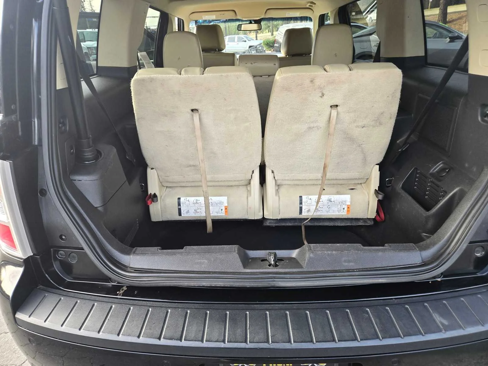 Used 2019  Ford Limited image 24