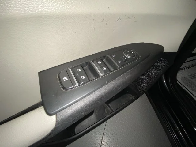 Used 2023 Black Kia LXS image 13