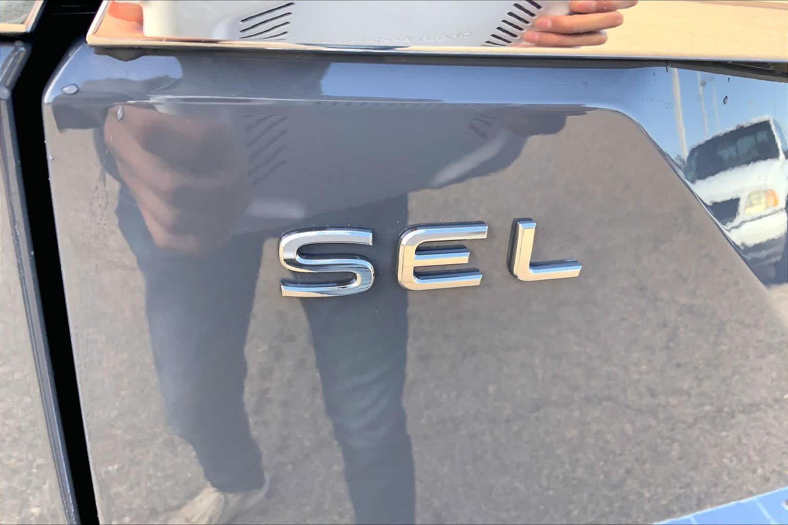 New 2026 Pure Gray Volkswagen 2.0T SEL Premium R-Line image 15